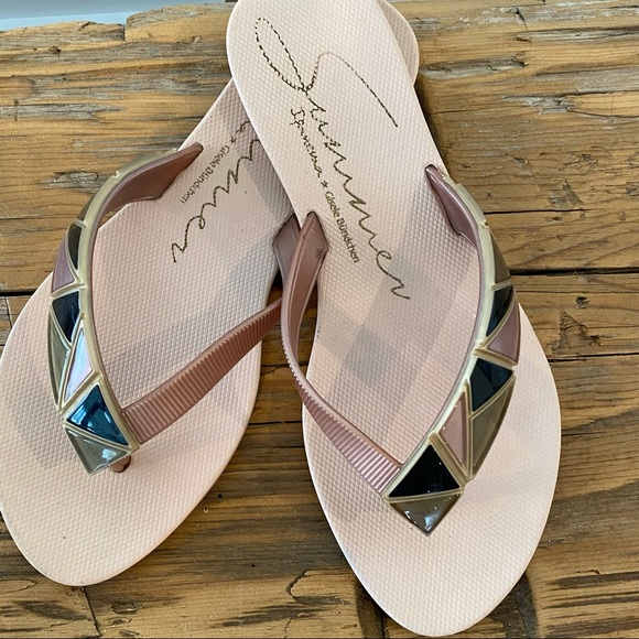 gisele flip flops ipanema